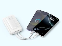 Az Anker legújabb Zolo Power Bankja már fehér színben (a képen) is kapható az Egyesült Államokban. (Kép forrása: Anker)