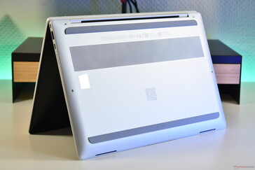 HP EliteBook X G2i: Alsó burkolat