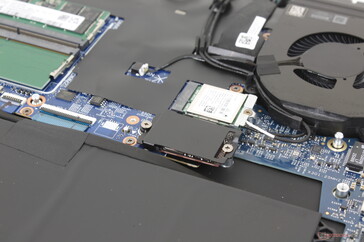 Elsődleges M.2 2242 PCIe4 x4 NVMe SSD M.2 2242 PCIe4 x4