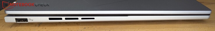 Balra: USB-A (5 Gb/s)