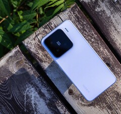 A Xiaomi 17 közvetlenül a Xiaomi 15 utódja lesz. A képen - Xiaomi 15 (Kép forrása: Vetrax Arrogant TV a Weibo-n)