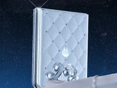 A Motorola Razr 60 Swarovski Limited Edition a kristályok miatt többe kerülhet, mint a normál változat. (Kép forrása: Motorola)