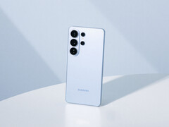 A Samsung Galaxy S27 Pro szépen megférne a Galaxy S27 Ultra alatt, amely a képen látható Galaxy S26 Ultra utódja.