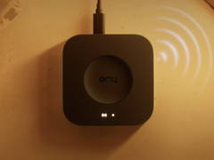 A Philips Hue Bridge és a Hue Bridge Pro (a képen) frissítéseket kap. (Kép forrása: Philips Hue)