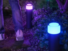 A Philips Hue Calla Large kültéri állványlámpa megjelent az Egyesült Államokban. (Kép forrása: Philips Hue)