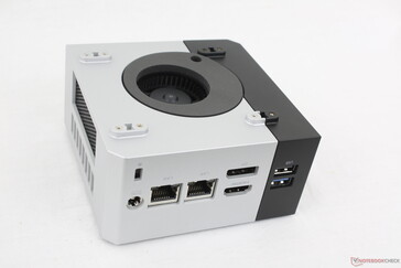 Alul, külső fémfedél eltávolításával