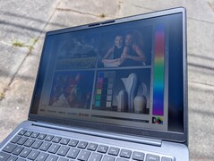 Külső térben, közvetlen napfény hatására