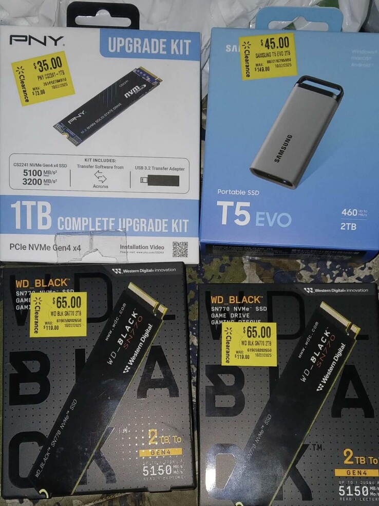 A vevő zsákmánya egy 1 TB-os M.2 SSD-ből, két 2 TB-os M.2 SSD-ből és egy 2 TB-os külső SSD-ből áll.