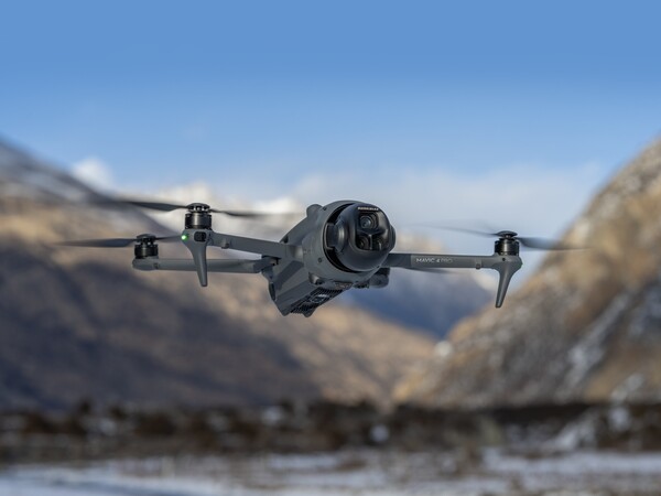 A DJI Mavic 4 Pro az előző generációhoz hasonlóan három kamerával rendelkezik. (Kép forrása: DJI)