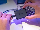 A képen látható Crucial X10 Pro külső SSD