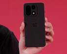 A OnePlus 15 (a képen) az egyik a sok zászlóshajó telefonok, hogy bemutatták az eseményen (Kép forrása: Qualcomm)