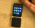 A Sidephone (a képen) az alkalmazásfiókkal. (Kép forrása: u/sebastiansnell az r/sidephone subreddit-en)