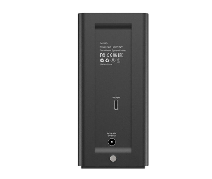 A D4 USB Type-C és tápcsatlakozóval rendelkezik (Kép forrása: TerraMaster)