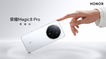 A Magic 8 Pro fehér színben (Kép forrása: Honor)