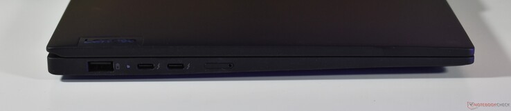 balra: USB-A 3.2 Gen 1, 2x Thunderbolt 4, nanoSIM