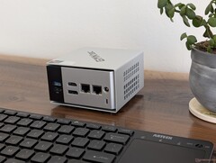 Az M8 a GMK újabb vázszerkezetével, de régebbi AMD processzorral rendelkezik, hogy alacsonyan tartsa az árakat (Kép forrása: Notebookcheck)