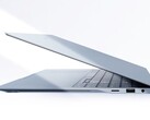 A Samsung Galaxy Book6 Edge 12,3 milliméteres vastagságával viszonylag vékony.