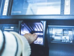Az FBI IC3 FLASH-tanácsadója figyelmeztet a rosszindulatú szoftverekkel támogatott ATM jackpot-előfordulásokra, és technikai mutatókat, valamint az üzemeltetők számára szükséges enyhítési lépéseket tartalmaz.
