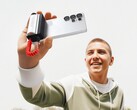 A Sharge új Grip Power Bankja (a képen) egyben kameratávirányító is. (Kép forrása: Sharge)
