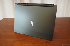 Hosszútávfutó: Aligha van olyan játéknotebook, amelyik tovább bírja, mint a Nitro V 16 AI. (Kép forrása: Notebookcheck)