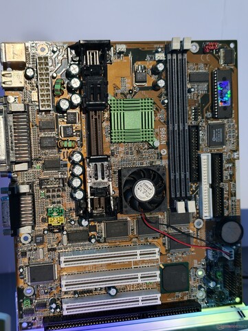 MSI MS-6168, Intel 440ZX lapkakészletre épülve