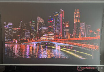 és nappali fényben (iPhone 16 Pro-val fotózva)