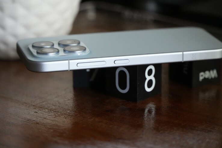 A Xiaomi 17 nagyméretű, 6,330 mAh kapacitású akkumulátorral rendelkezik