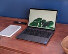 Dell Pro 7 13 2-in-1 konvertibilis készülék tesztje: Kifejezetten irodai munkára tervezve