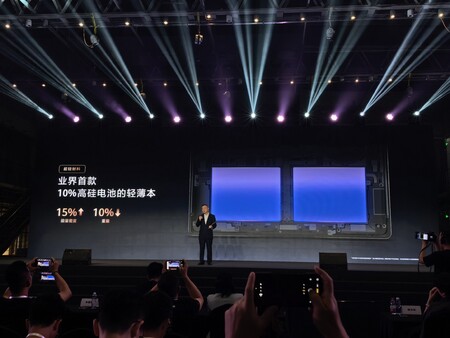 A Huawei új, szilíciummal dúsított akkumulátorokat bemutató diája