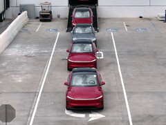 Az új Y-modell felügyelet nélküli FSD-t használ, hogy saját magát vezesse a kiszállítási területekre. (Kép forrása: Tesla/X)