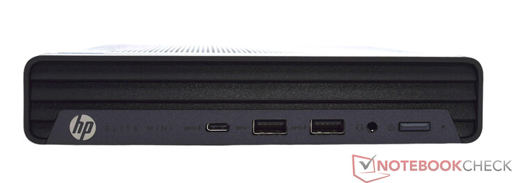 Elöl: USB Type-C 20 Gbit/s, 2x USB Type-A 10 Gbit/s, 3,5 mm-es hangszóró