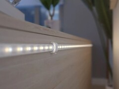 Megérkeztek Európába a Philips Hue Flux szalagfény tartozékai (a képen látható tartókonzol). (Kép forrása: Philips Hue)