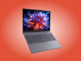 Az IdeaPad Slim 3i 15IWC11 Luna Grey színben.