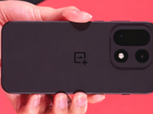 A Qualcomm csúcstalálkozón bemutatott OnePlus 15. (Kép forrása: Qualcomm, szerk.)