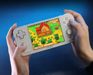 Az Ayaneo Pocket S Mini keret nélküli játékélményt kínál.