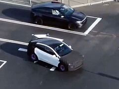 Állítólag olcsóbb Tesla Model Y változat. (Kép forrása: Christopher Dungeon/X)