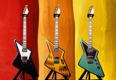 A Cream DaVinci dizájnja egy gombnyomással megváltoztatható az E Ink segítségével. (Kép forrása: Cream Guitars)