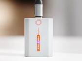 A Falcam akkumulátor közvetlenül USB-C-kábelen keresztül tölthető.