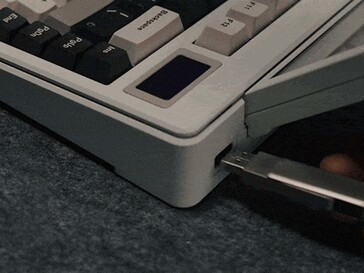 Beépített USB-port perifériák csatlakoztatásához