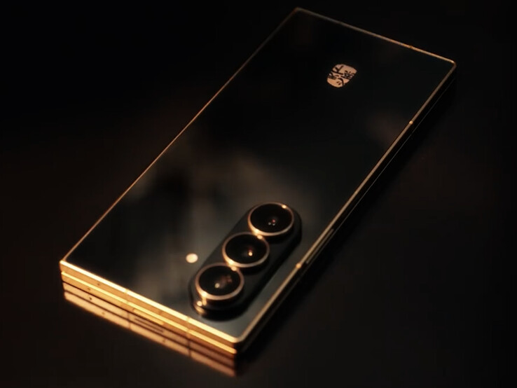 A Samsung W26 sötét és fekete kivitelben. (Kép forrása: Samsung)