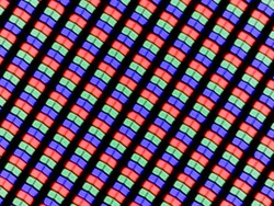 Az LC-kijelző klasszikus RGB alpixel-mátrixot használ, amely egy piros, egy kék és egy zöld fénykibocsátó diódából áll.