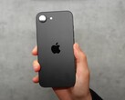 Az iPhone SE 4 várhatóan egyetlen, 48 MP-es érzékelővel rendelkező hátlapi kamerával büszkélkedhet. (Kép forrása: Apple)