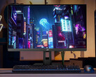 A felfrissített ROG Strix XG27UCS képes váltani a 4K 160Hz-es és az FHD 324Hz-es üzemmódok között. A képen: egy promóciós kép, amely a játékmonitorral való beállítást mutatja. (Kép forrása: Asus)