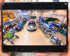 A tiranium nyomait keresve a JerryRigEverything YouTube-csatorna szétszereli a Samsung Galaxy Z Fold8-at.