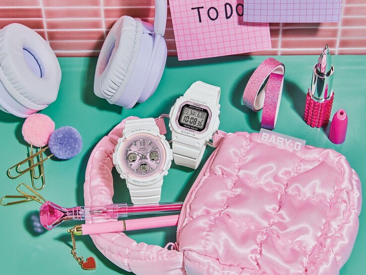 A Casio Baby-G BGA-2800SP-7A1 (balra) és BGD-5650SP-7C (jobbra) órák