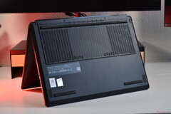 A Lenovo Legion 5 15AGP11 alja.
