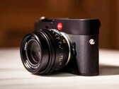 A Leica Noctilux-M 1.2/35 ASPH. nagyon kompakt, de viszonylag nehéz (Kép forrása: Leica)