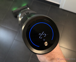 Kijelző és üzemmódváltó gomb