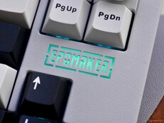 Epomaker Galaxy68 logó világítás.
