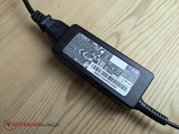 A Connect 15 apró hálózati tápegysége